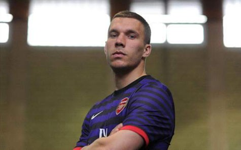 5. Lukas Podolski (từ Koln tới Arsenal) – 11.9 triệu bảng.